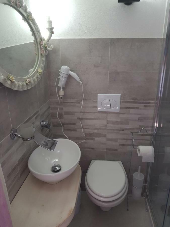 Casa Vacanze Valentina Porto Conte Bagian luar foto